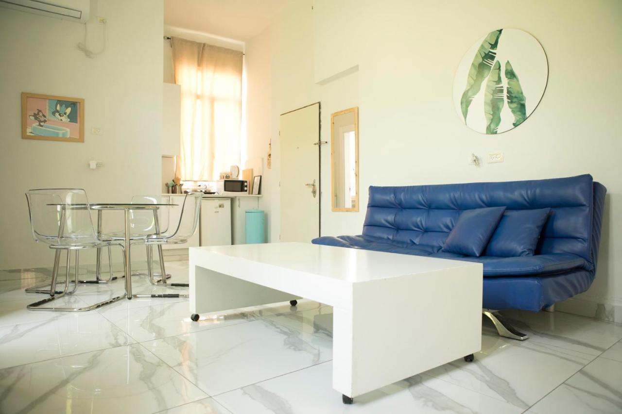 Bauhaus Stylish Apartments - By Bookiz Tel Aviv Exterior photo