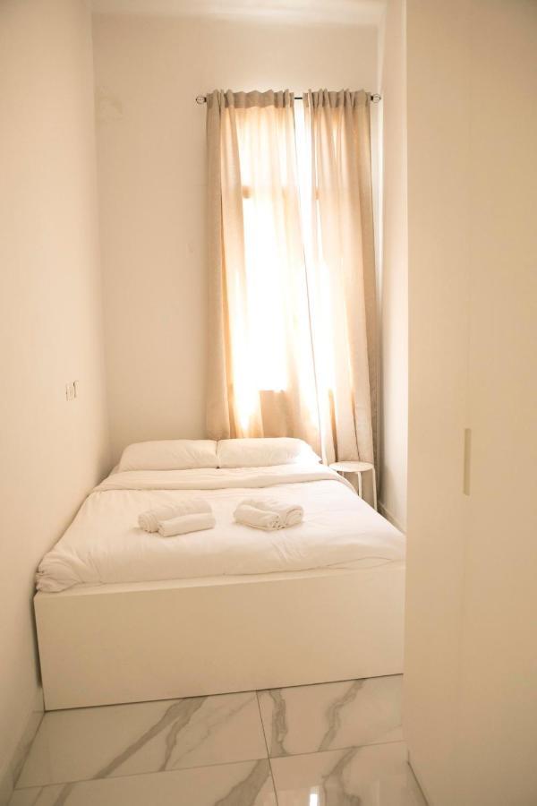 Bauhaus Stylish Apartments - By Bookiz Tel Aviv Exterior photo