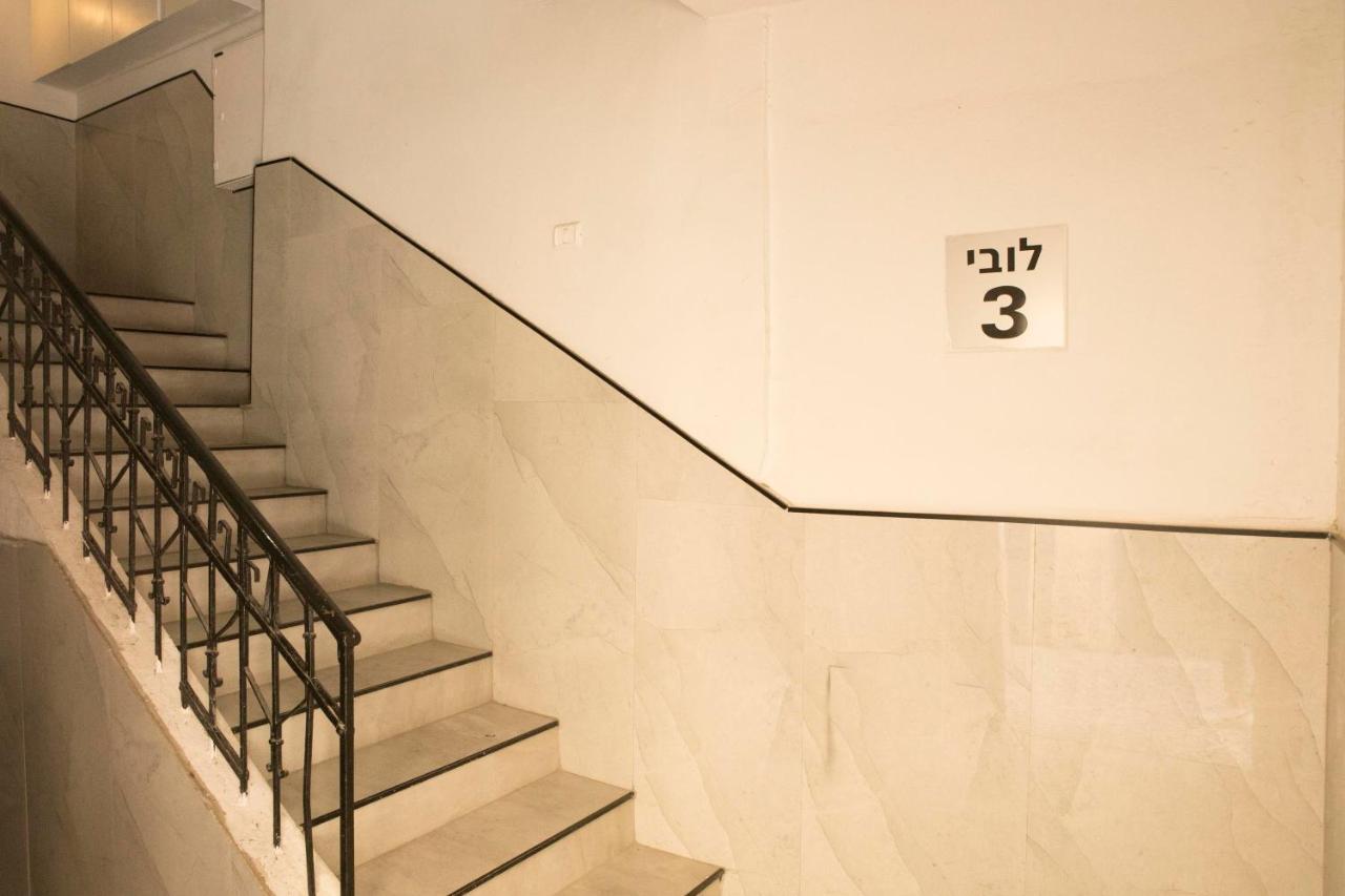 Bauhaus Stylish Apartments - By Bookiz Tel Aviv Exterior photo