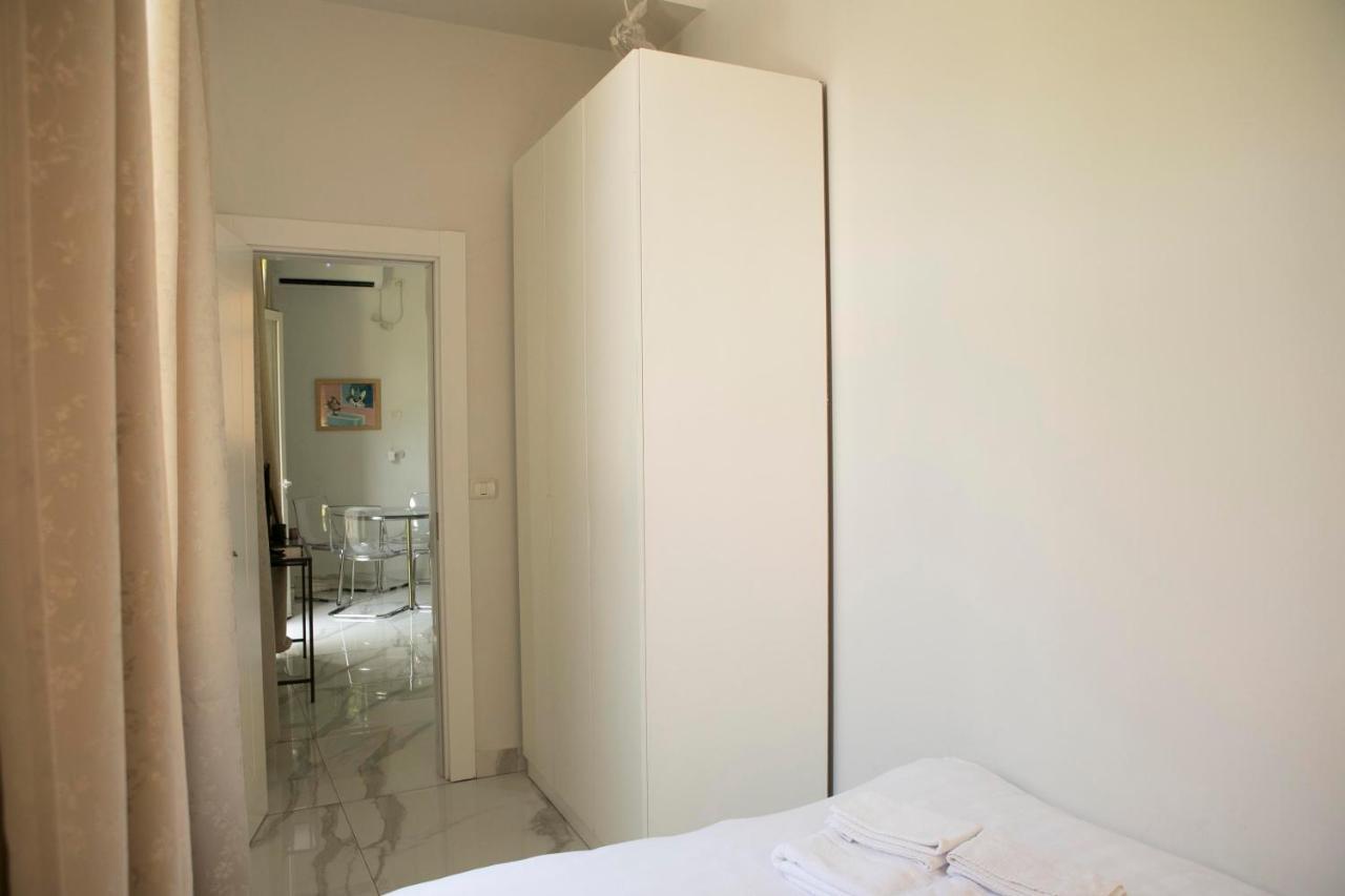 Bauhaus Stylish Apartments - By Bookiz Tel Aviv Exterior photo