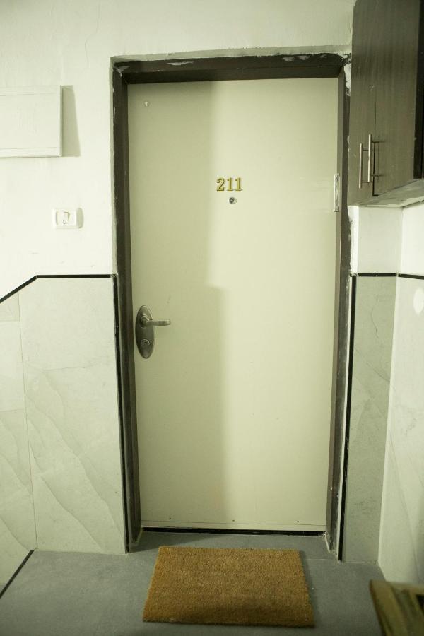 Bauhaus Stylish Apartments - By Bookiz Tel Aviv Exterior photo