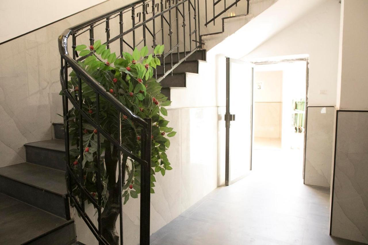 Bauhaus Stylish Apartments - By Bookiz Tel Aviv Exterior photo