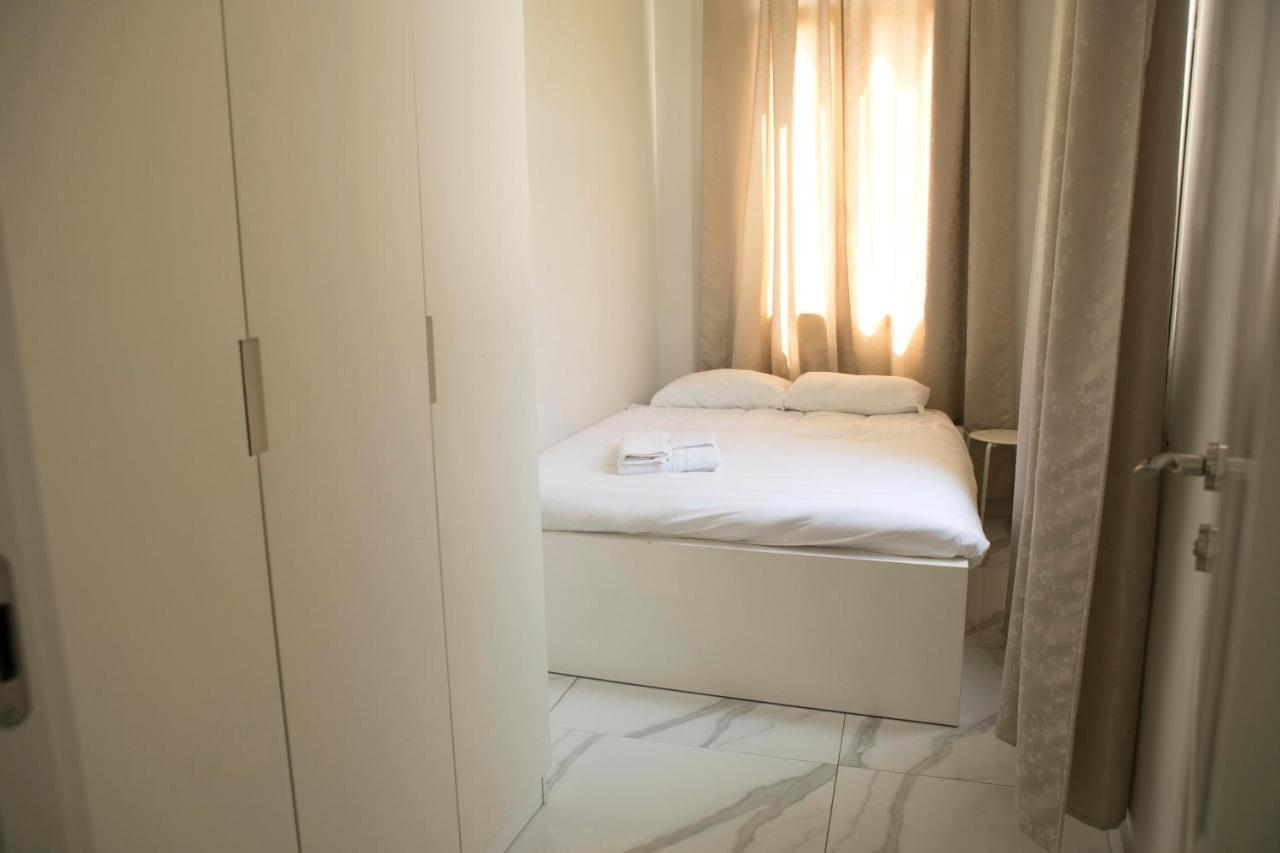 Bauhaus Stylish Apartments - By Bookiz Tel Aviv Exterior photo